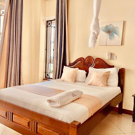 Elna'S Nyali - Work & Unwind - Pool, Sea Views, Ac & Fast Wi-Fi Bed & Breakfast Mombasa Exterior photo