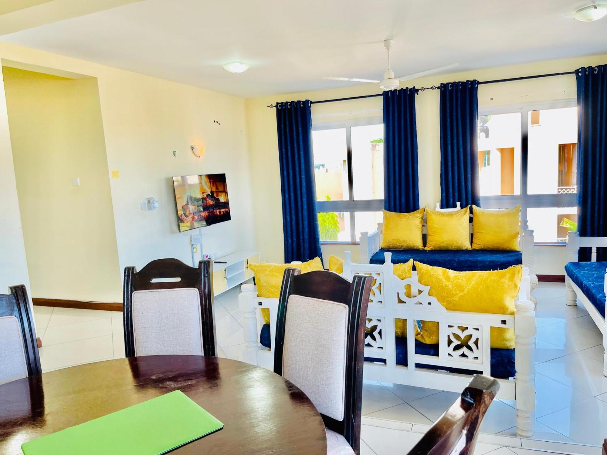 Elna'S Nyali - Work & Unwind - Pool, Sea Views, Ac & Fast Wi-Fi Bed & Breakfast Mombasa Exterior photo