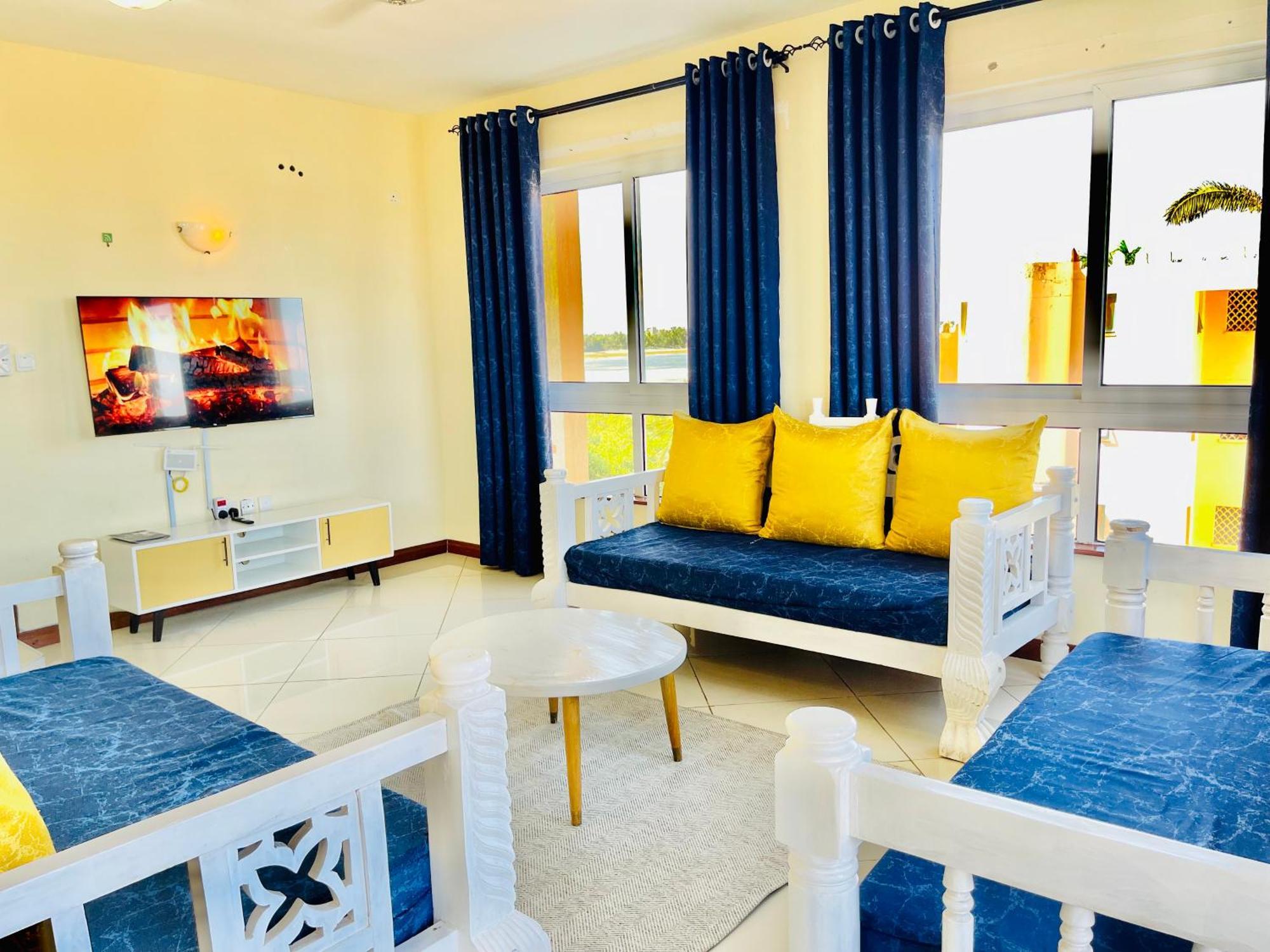 Elna'S Nyali - Work & Unwind - Pool, Sea Views, Ac & Fast Wi-Fi Bed & Breakfast Mombasa Exterior photo