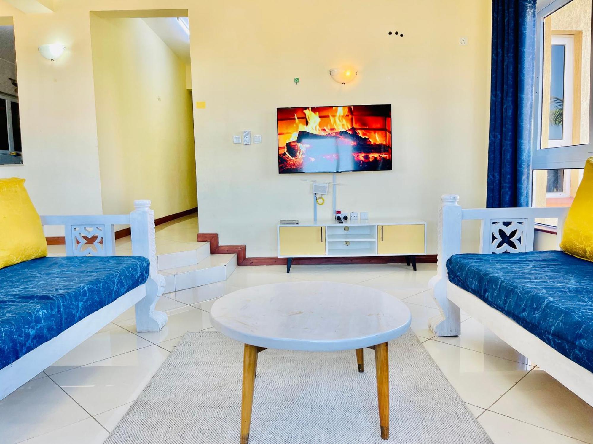 Elna'S Nyali - Work & Unwind - Pool, Sea Views, Ac & Fast Wi-Fi Bed & Breakfast Mombasa Exterior photo