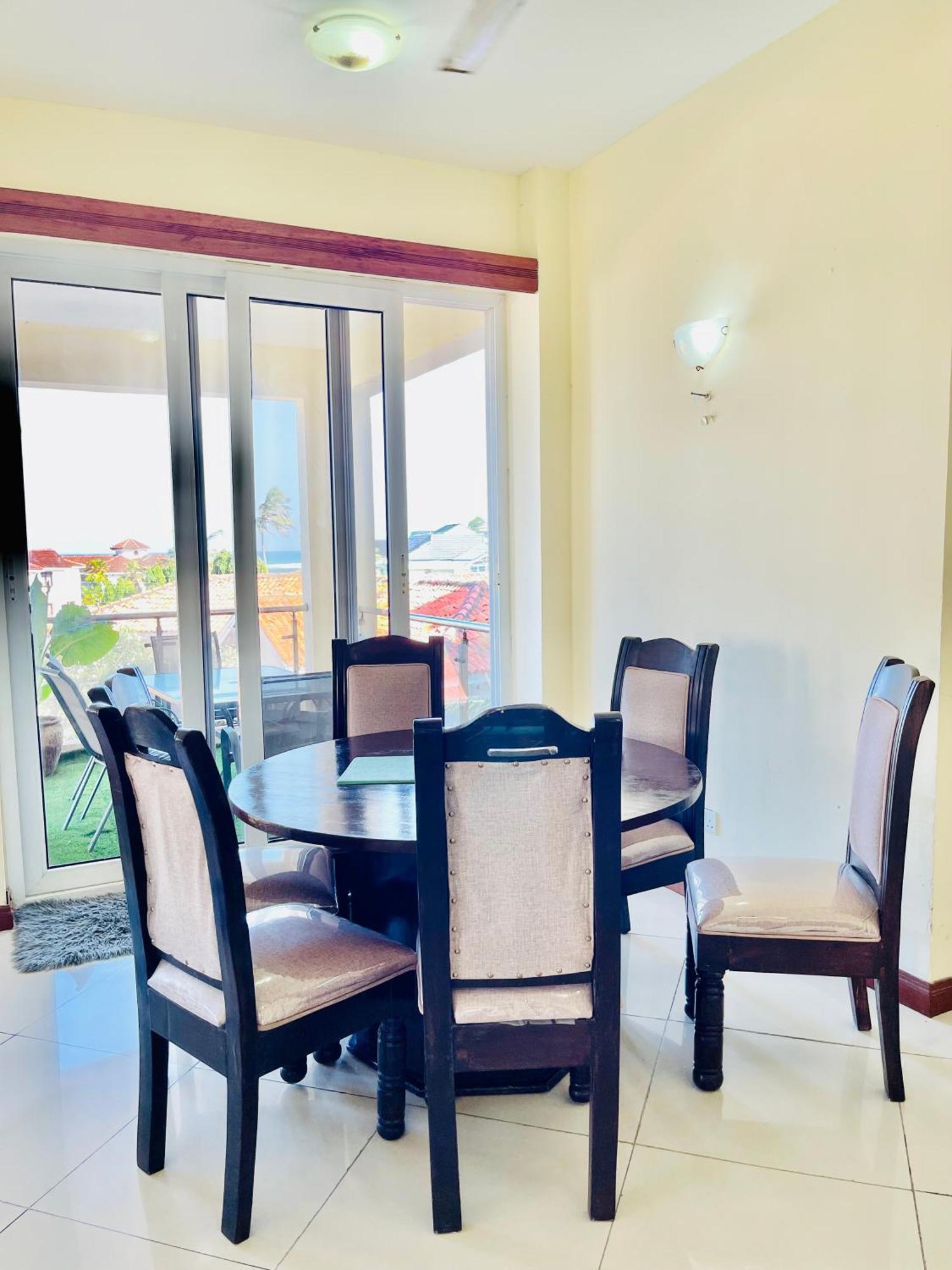 Elna'S Nyali - Work & Unwind - Pool, Sea Views, Ac & Fast Wi-Fi Bed & Breakfast Mombasa Exterior photo